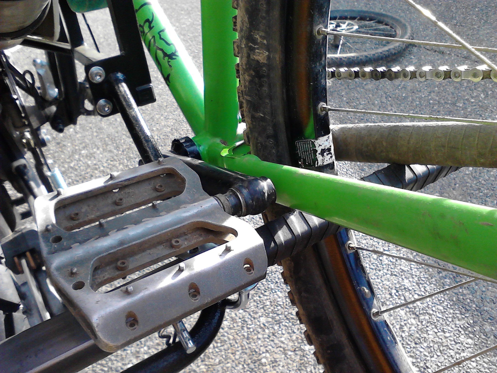 Load bar securing pedal